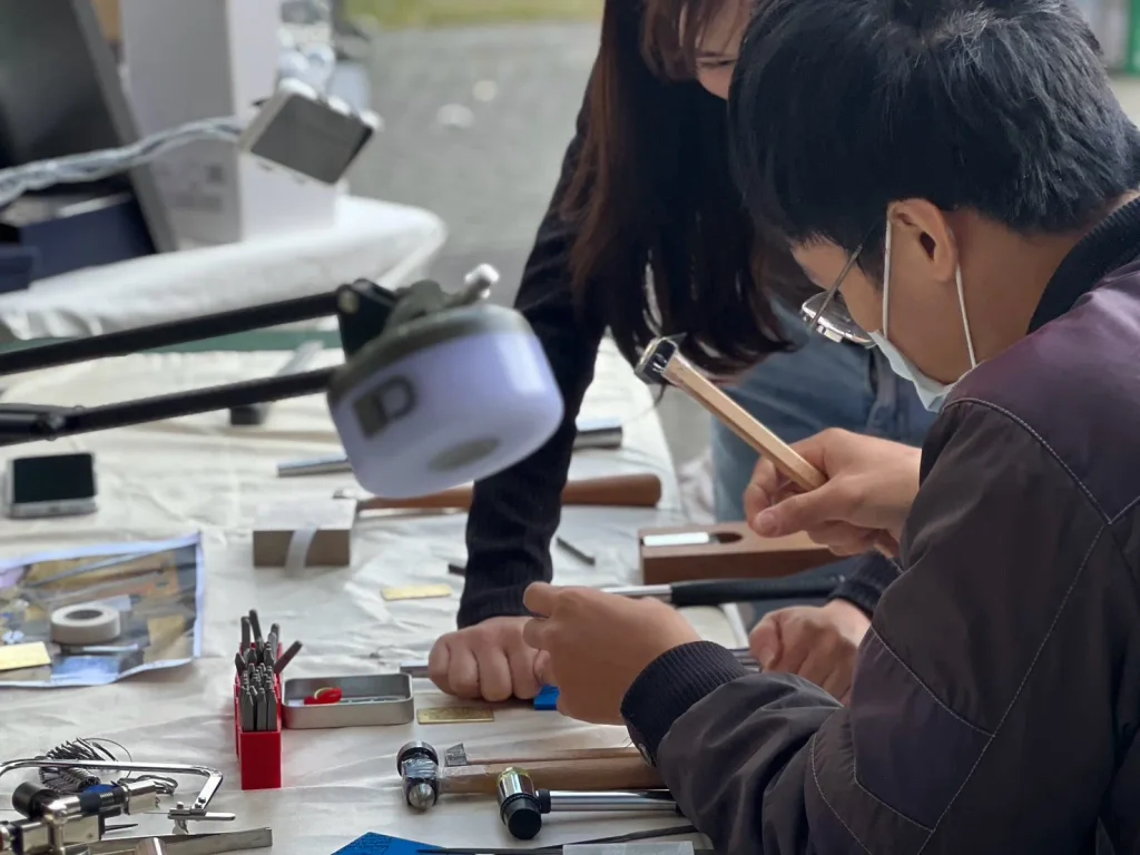 台中 IKEA 戶外金工體驗|親手敲字與挫磨,完成專屬戒指 market24